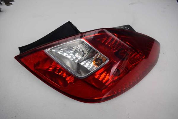 FEU ARRIERE DROIT OPEL CORSA D 5PORTES - Vue 1